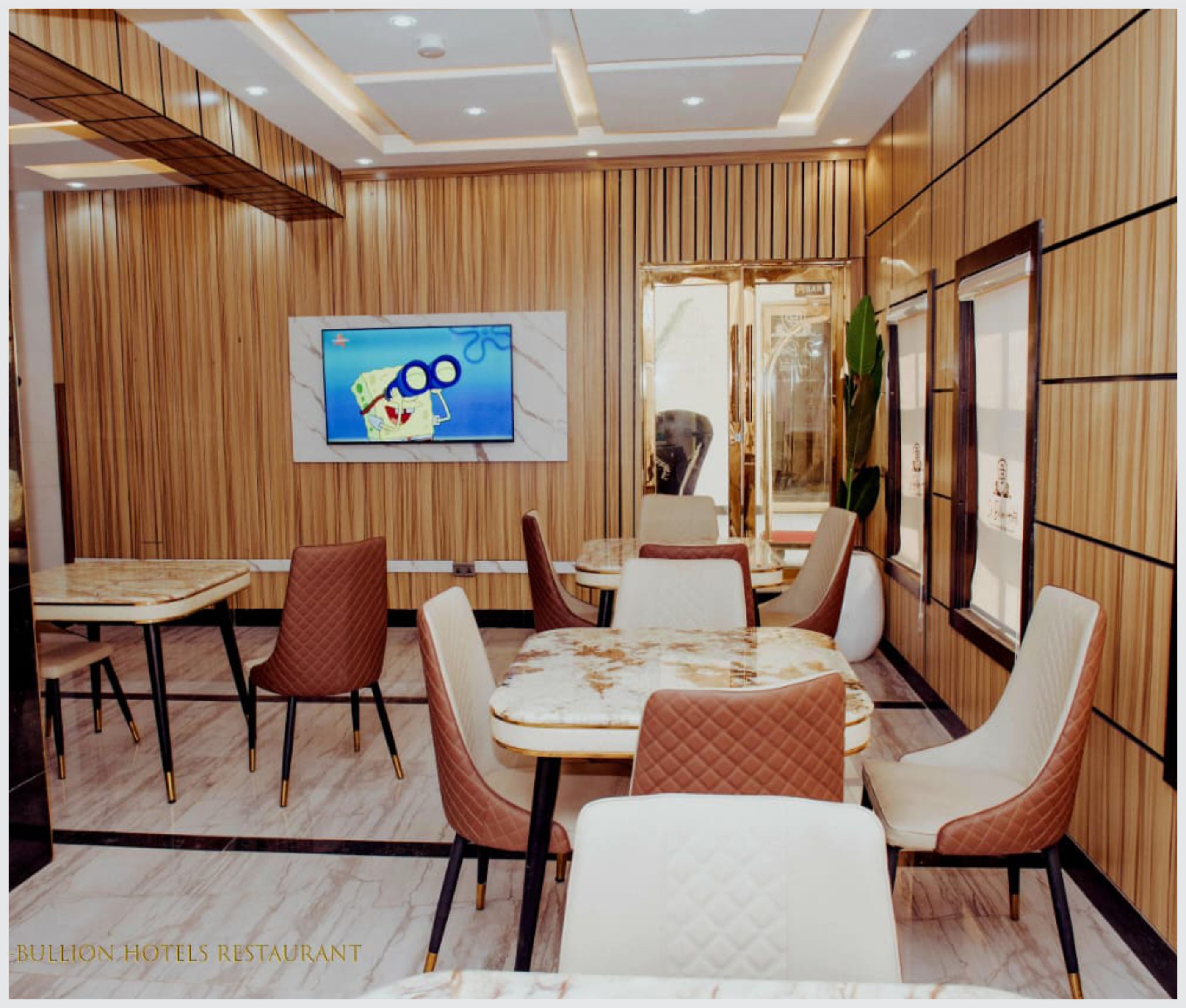 De-Bullion Hotel Building